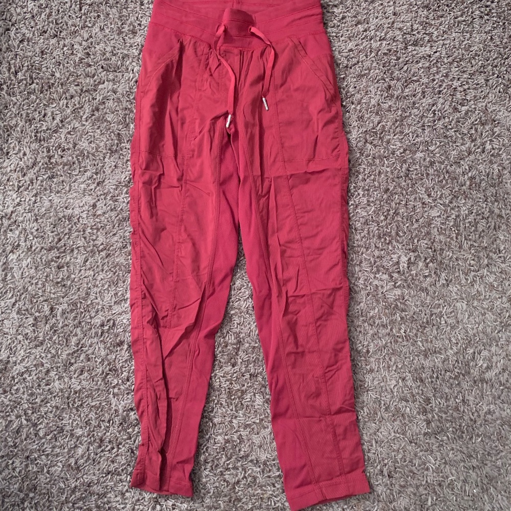 Lululemon burgundy/red on the fly pant